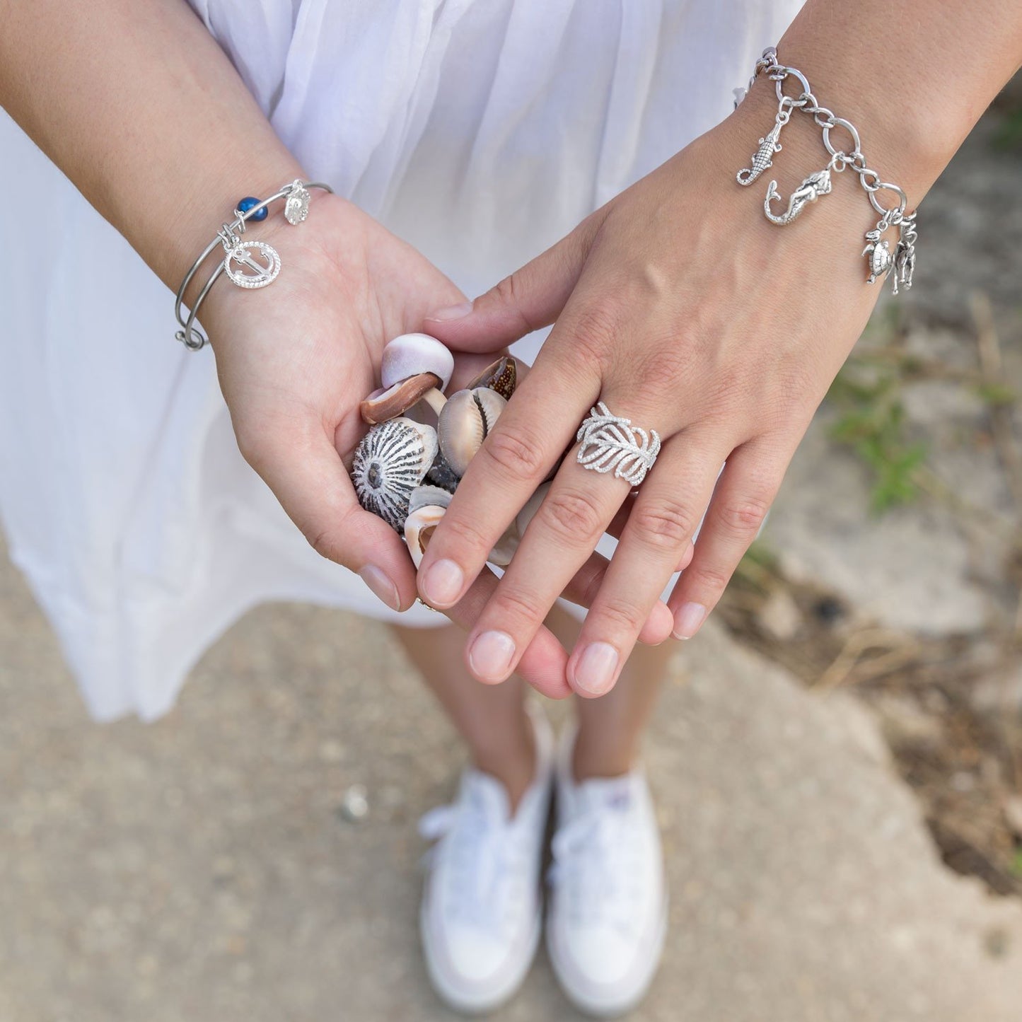Expandable Anchor Charm Fashion Bangle Bracelet