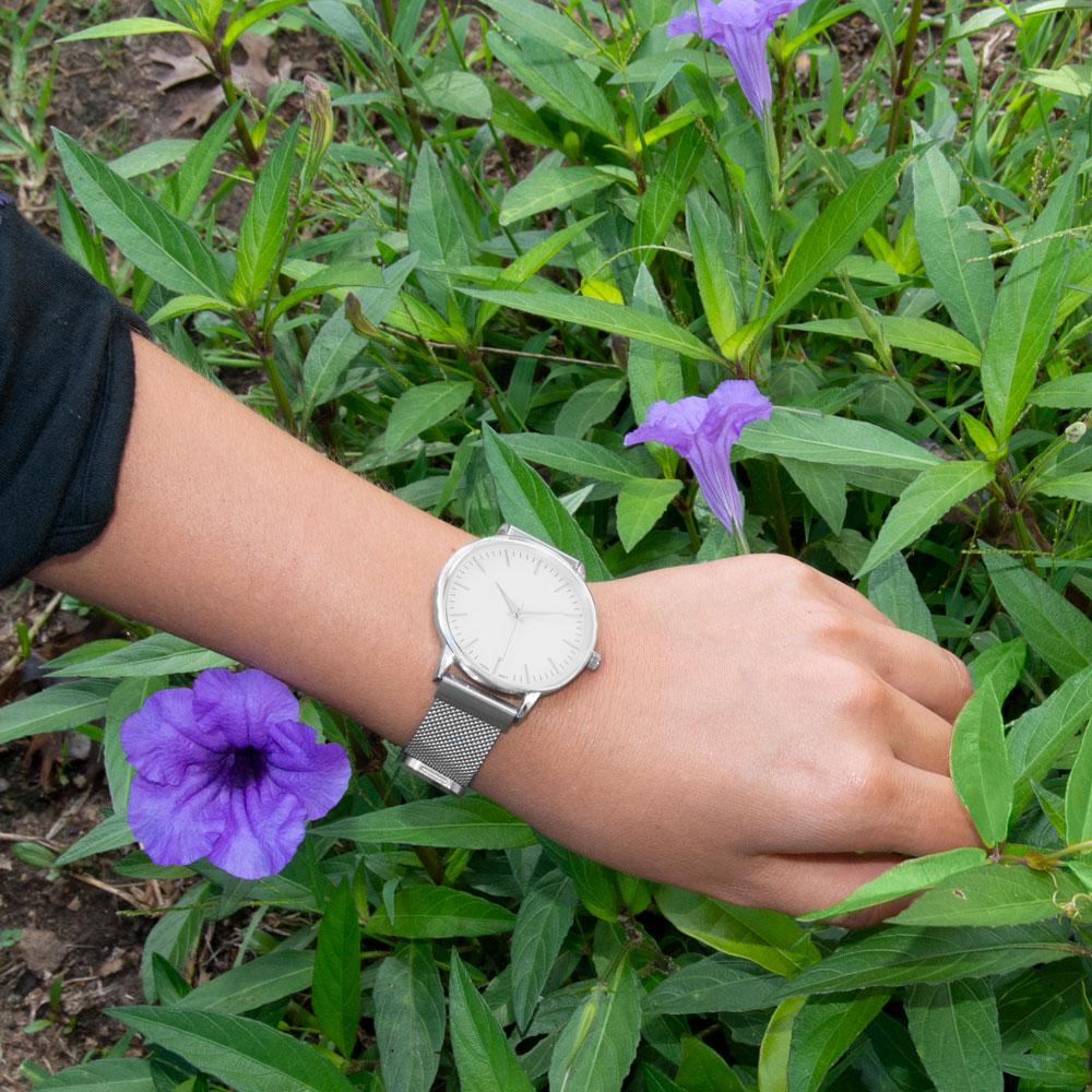 Silver Men's Mesh Magnetic Fashion Watch